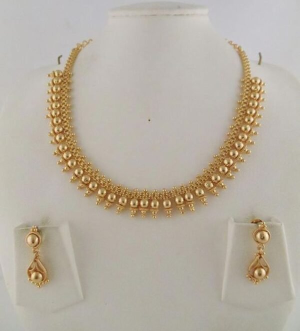 Covering necklace